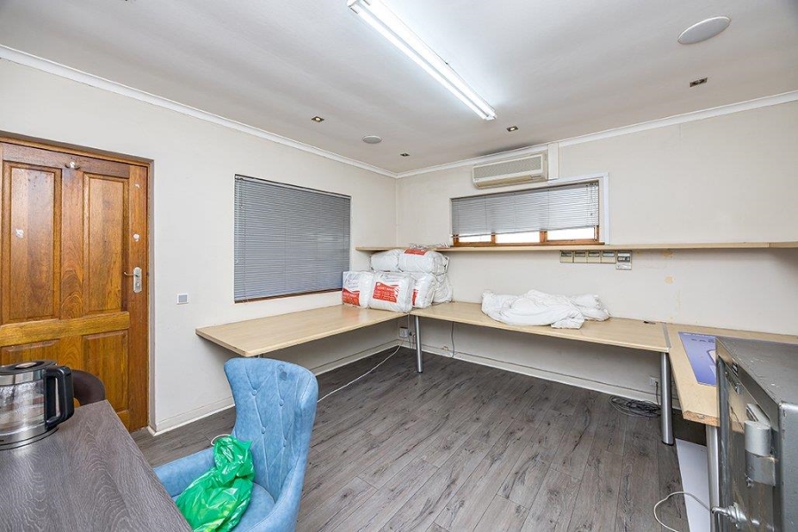 To Let commercial Property for Rent in Milnerton Western Cape